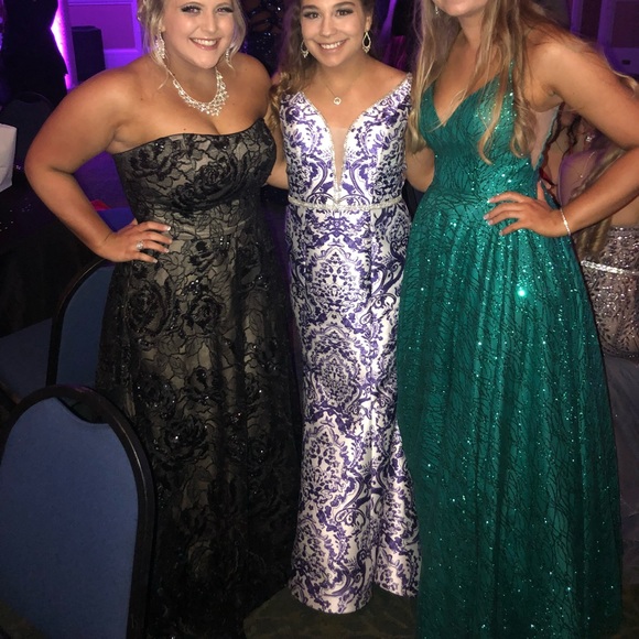 PROM DRESS - Picture 4 of 5